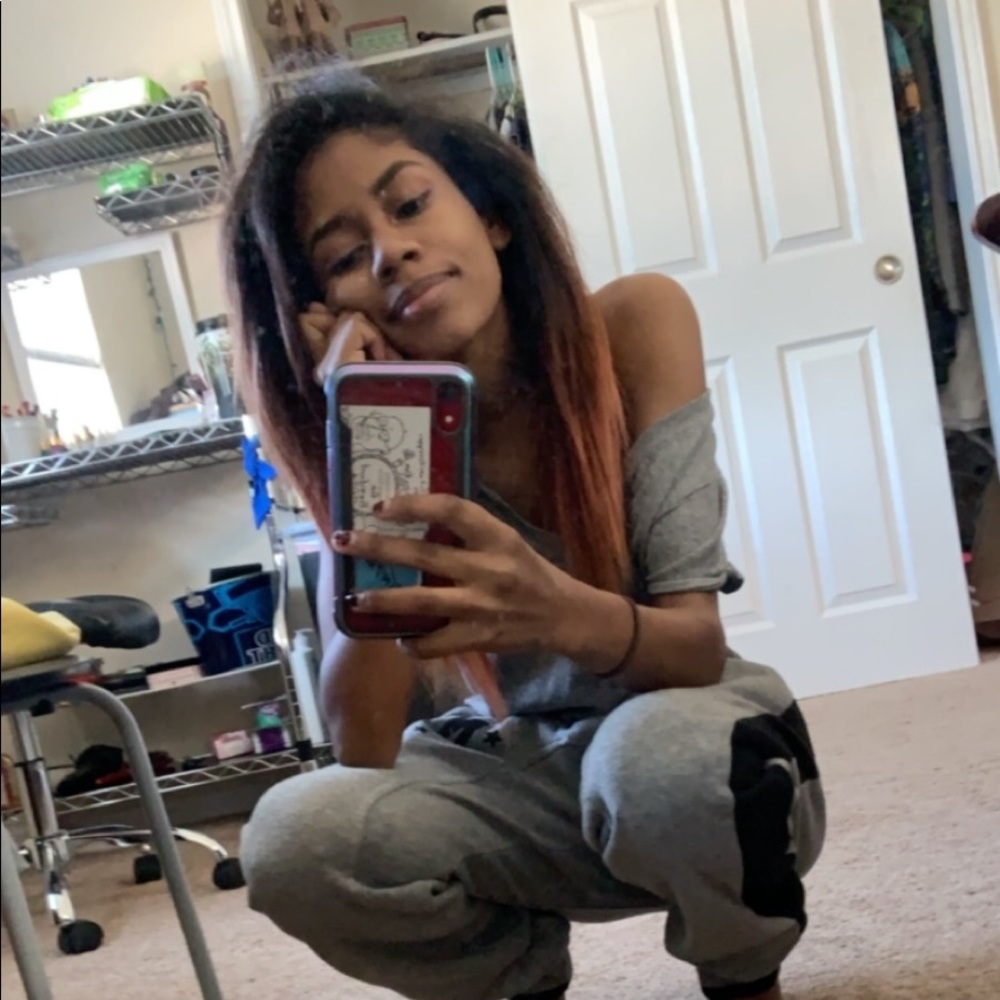 Meet your Posher, Ari